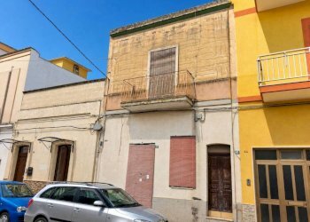 Facciata - Villa via Giuseppe Verdi, 60, Monteiasi - foto 1