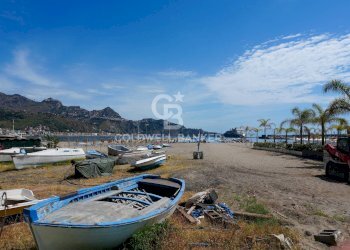 Foto 2 - Quadrilocale Via Stromboli
 
3, Giardini-Naxos - foto 2
