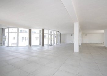 Interno non residenziale - Negozio via Fabio Filzi, Matino - foto 5
