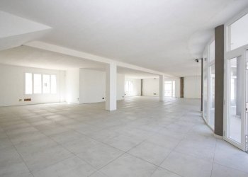 Interno non residenziale - Negozio via Fabio Filzi, Matino - foto 7
