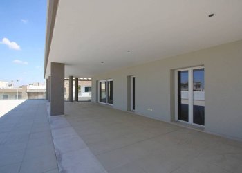 Terrazzo - Negozio via Fabio Filzi, Matino - foto 21