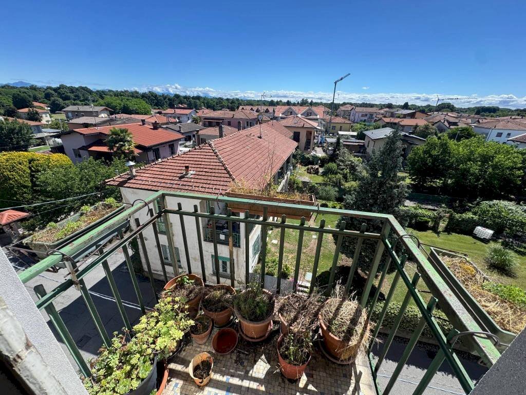 Balcone - Bilocale via Giuseppe Mazzini, 9, Arsago Seprio - foto 1