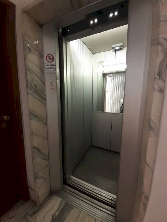 Ascensori - One-room apartment via San Donato, 3, Torino (neighborhood San Donato) - photo 2