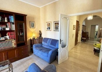Salone - Appartamento via Cesare Cabella, 26, Genova (zona Castelletto) - foto 5