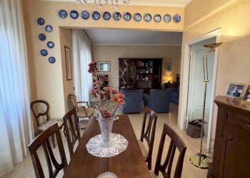 Salone - Appartamento via Cesare Cabella, 26, Genova (zona Castelletto) - foto 10