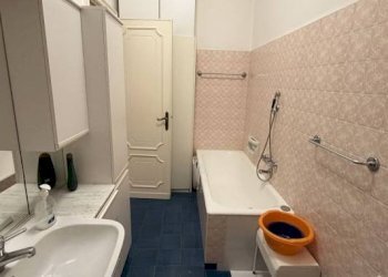 Bagno - Appartamento via Cesare Cabella, 26, Genova (zona Castelletto) - foto 40