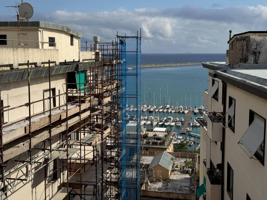 Vista - Quadrilocale via Patmo, Genova (zona Pegli) - foto 2