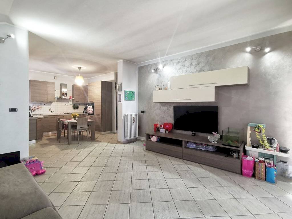 Salone - Quadrilocale via delle Pervinche, 71, Torino - foto 1