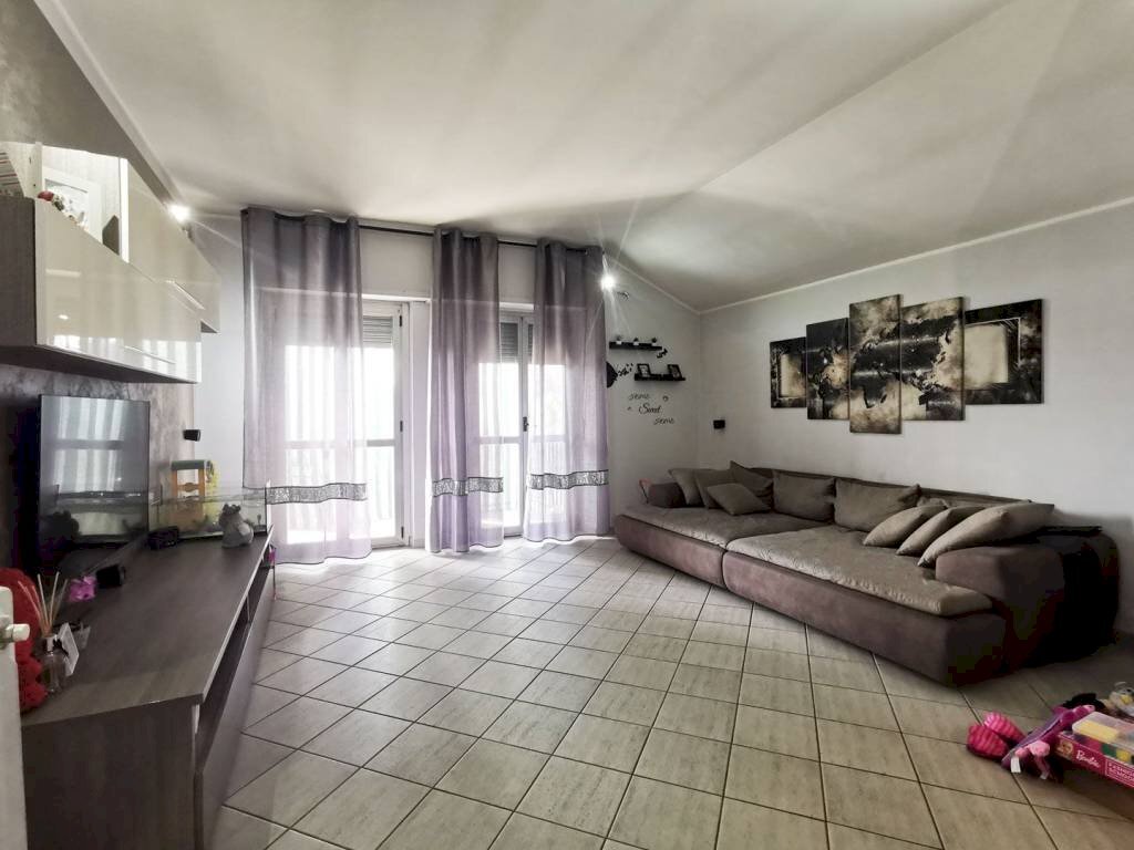 Salone - Quadrilocale via delle Pervinche, 71, Torino - foto 2
