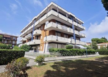 Facciata - Bilocale via Giovanni Rattalino, 4, Andora - foto 2