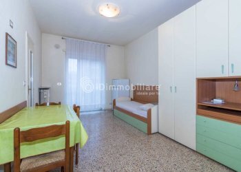 Camera da letto - Monolocale via Pietro Cavezzale, 6, Torino (zona Vanchiglia) - foto 1