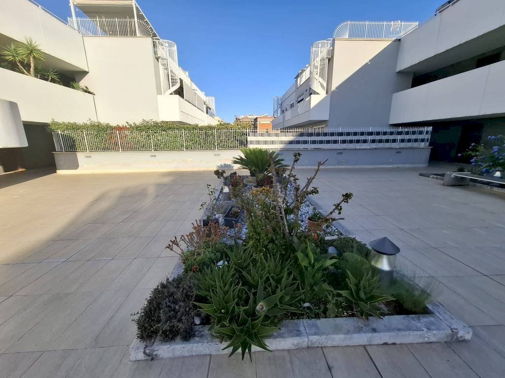 Cortile interno - Bilocale via Luce D'Eramo, Roma (zona Casal Boccone) - foto 2