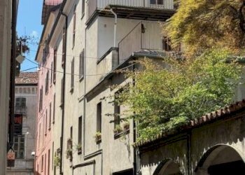 Facciata - Trilocale Costa San Sebastiano, 26, Biella - foto 2