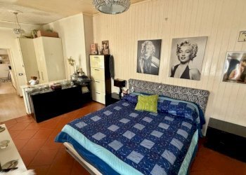 Camera da letto - Trilocale Costa San Sebastiano, 26, Biella - foto 17