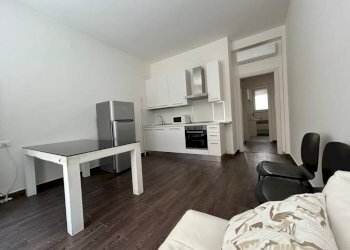 Salone - Bilocale via San Felice, Bologna (zona Centro Storico) - foto 4