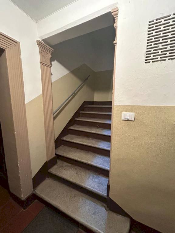 Interno palazzo - Quadrilocale via Solferino, Bologna (zona Colli) - foto 3