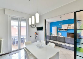 Salone - Three-room apartment via Lanzi, 55, Cornate d'Adda - photo 1