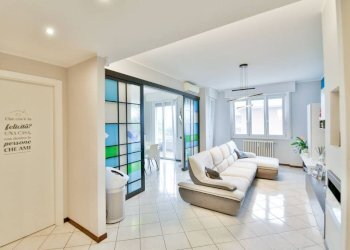 Salone - Three-room apartment via Lanzi, 55, Cornate d'Adda - photo 2