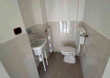 Bagno - Non-buildable land via Antonio De Viti De Marco, 15, Bari - photo 13