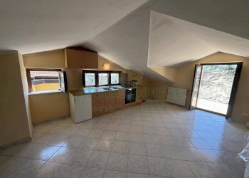 soffitta secondo piano - Villa Via Giovanni Falcone, Baronissi - photo 13