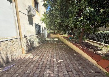 cortile - Villa Via Giovanni Falcone, Baronissi - photo 20