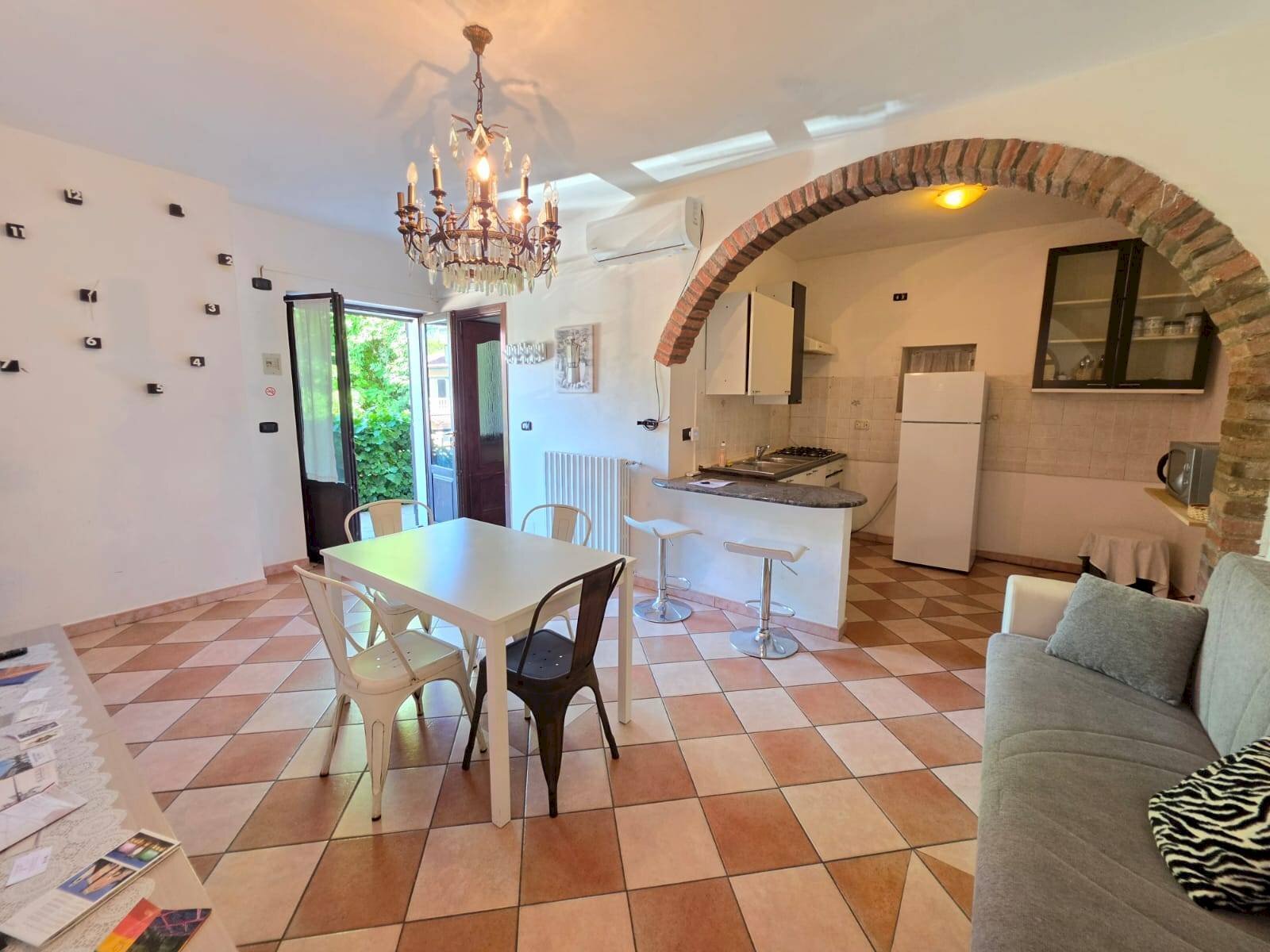 LIVING - Four-room apartment localita' boana
 
5, Asti - photo 1