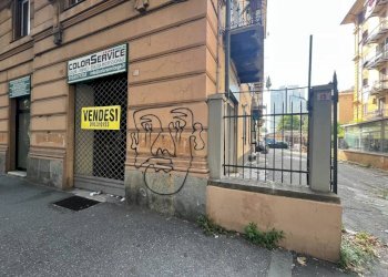 Facciata - Negozio corso Torino, 17, Genova (zona Foce) - foto 4