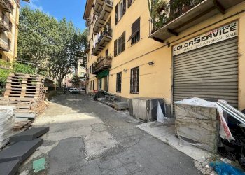 Cortile interno - Negozio corso Torino, 17, Genova (zona Foce) - foto 10