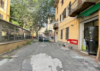 Cortile interno - Negozio corso Torino, 17, Genova (zona Foce) - foto 11