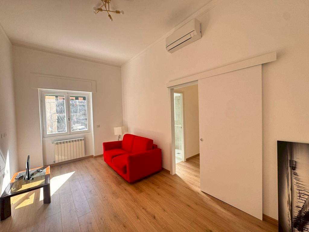 Studio - Bilocale via Raffaele Pratolongo, 11, Genova (zona Quarto) - foto 1