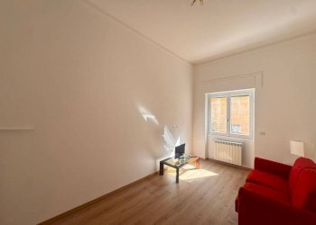 Camera da letto - Two-room apartment via Raffaele Pratolongo, 11, Genova (neighborhood Quarto) - photo 2