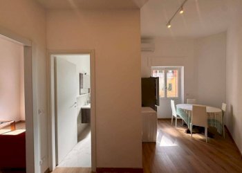 Corridoio - Two-room apartment via Raffaele Pratolongo, Genova (neighborhood Quarto) - photo 3
