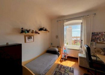 Camera da letto - Appartamento via Inferiore Costigliolo, Genova (zona Nervi) - foto 7