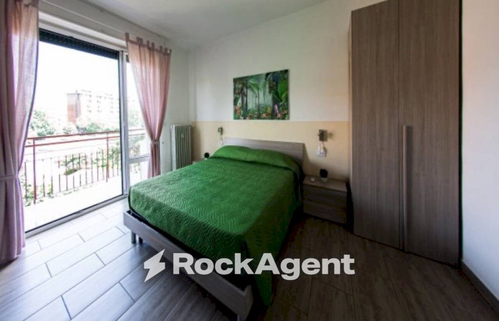 Camera da letto - Three-room apartment via Lorenteggio, 209, Milano (neighborhood Lorenteggio) - photo 2