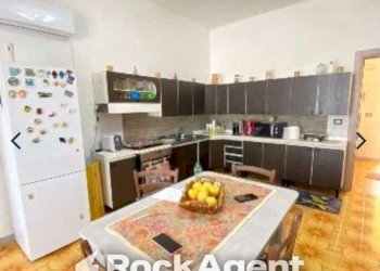 Cucina - Appartamento via Canova, 131, Casarano - foto 5