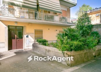 Facciata - Two-room apartment via dei Torriani, 42, Roma - photo 26