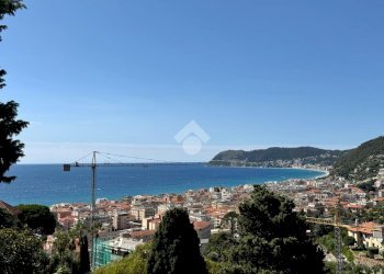 Three-room apartment Via Rangè, Alassio - photo 1