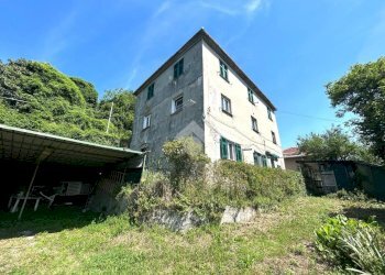 Portion of a house Via Grone, Serra Riccò - photo 1