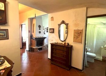 Portion of a house Via Grone, Serra Riccò - photo 22
