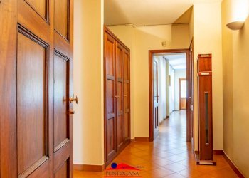 Appartamento Via Martiri della Libertà, 10, Busca - foto 2