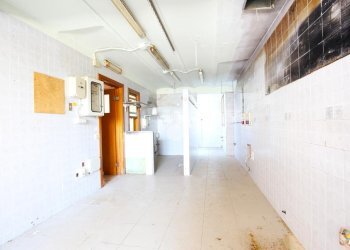 Negozio Via di mezzo levante, Calderara di Reno - foto 7