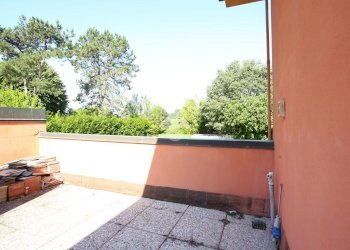 Negozio Via di mezzo levante, Calderara di Reno - foto 14