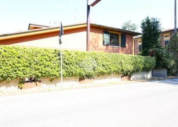 Negozio Via di mezzo levante, Calderara di Reno - foto 17