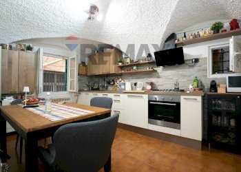 Trilocale Vico della Lepre, 7 
 Centro Storico, Genova (zona Centro Storico) - foto 2