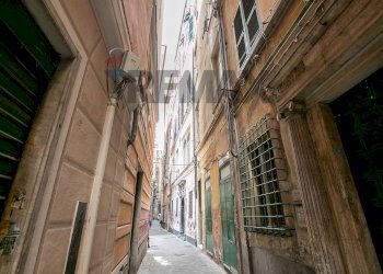 Trilocale Vico della Lepre, 7 
 Centro Storico, Genova (zona Centro Storico) - foto 56