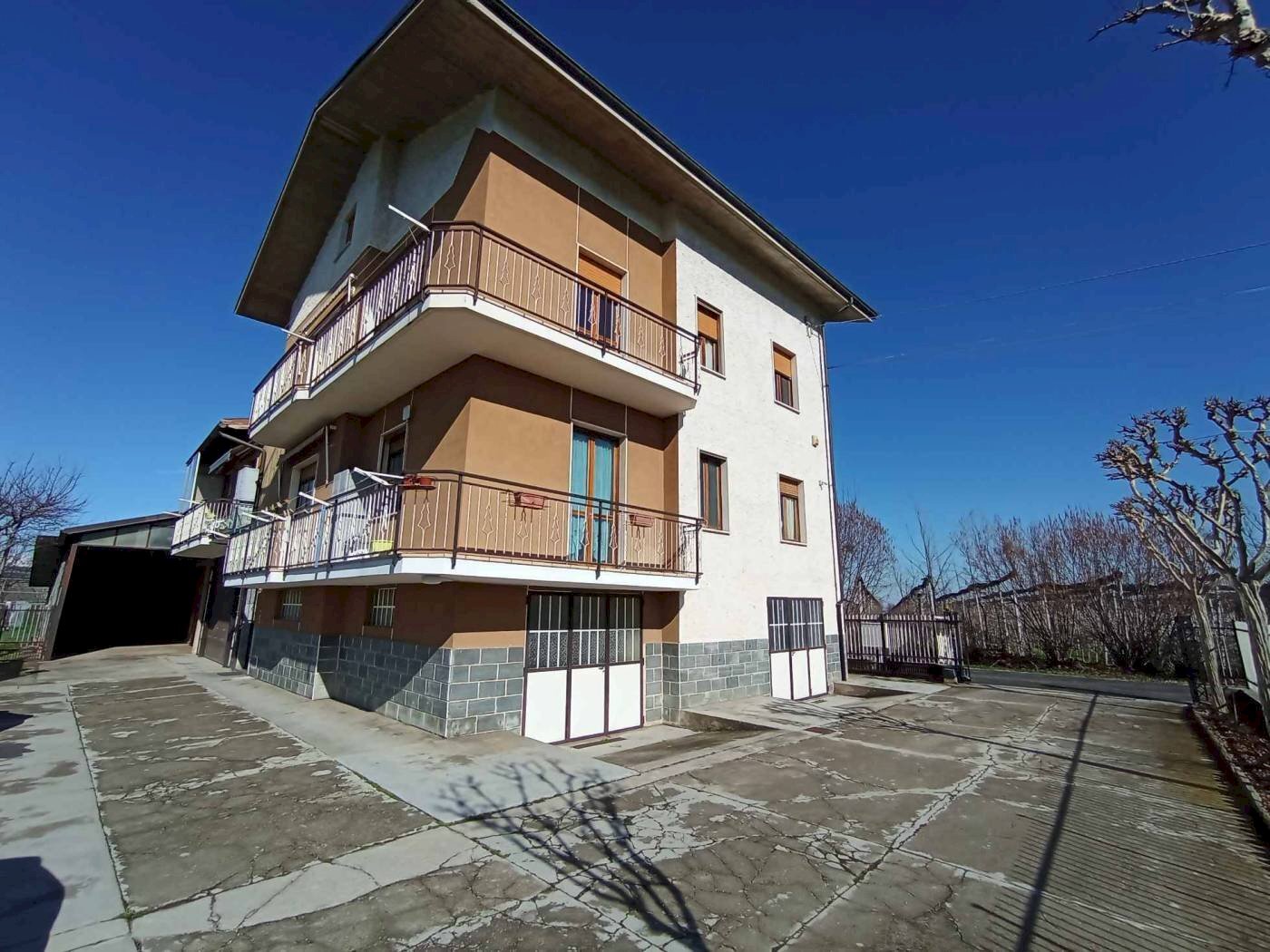Four-room apartment Via Molino Morra, hamlet Confreria, Cuneo - photo 1