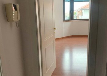 Office Cuneo - piazza Europa, 1, Cuneo (neighborhood Centro) - photo 1