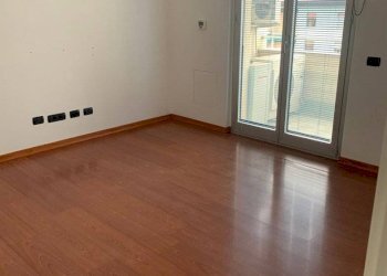 Office Cuneo - piazza Europa, 1, Cuneo (neighborhood Centro) - photo 2