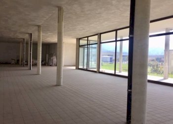 Locale Commerciale Via Provinciale di Busca, Dronero - foto 4