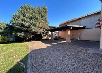 Single Family Villa Via della Ripa, hamlet Spinetta, Cuneo - photo 1